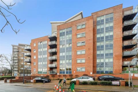 1 bedroom flat for sale, Donnington Road, London NW10