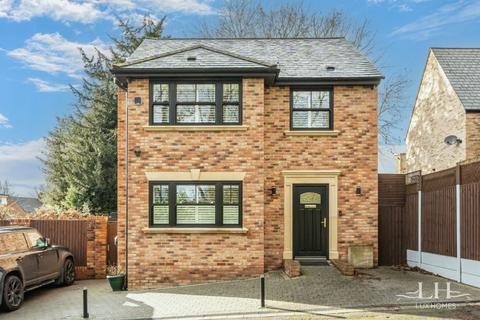 3 bedroom detached house for sale, 2A La Plata Grove, Brentwood, Essex