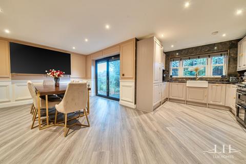 3 bedroom detached house for sale, 2A La Plata Grove, Brentwood, Essex