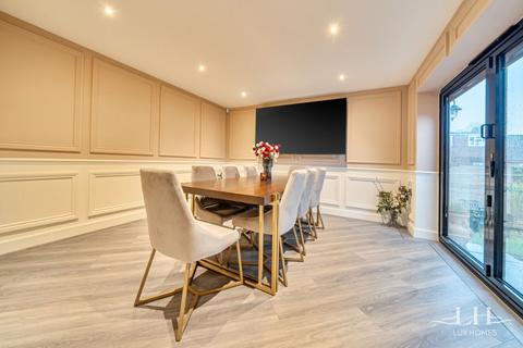 3 bedroom detached house for sale, 2A La Plata Grove, Brentwood, Essex