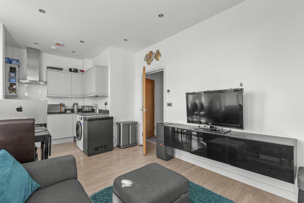 52 Tempus Court, Bellfield Rd, HP13 5 HA-8.jpg