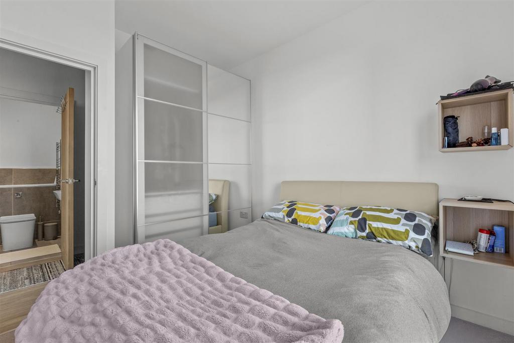 52 Tempus Court, Bellfield Rd, HP13 5 HA-2.jpg