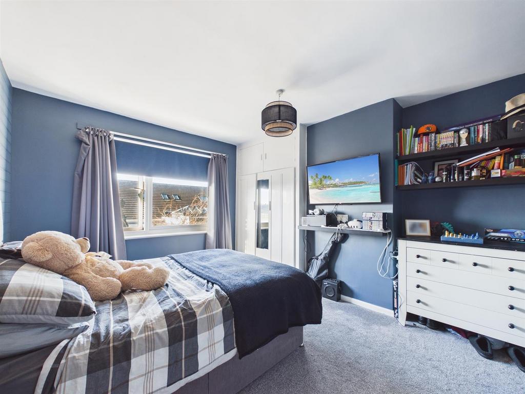 Bed 2.jpg
