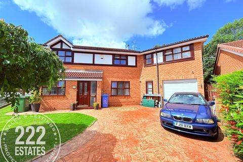 4 bedroom detached house for sale, Aviemore Drive, Fearnhead, Warrington