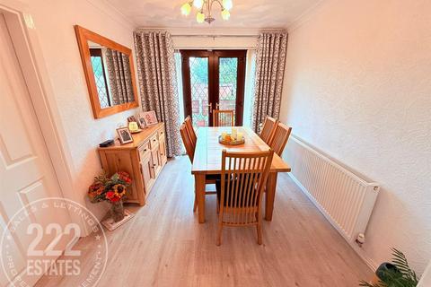 4 bedroom semi-detached house for sale, Shoreham Drive Penketh