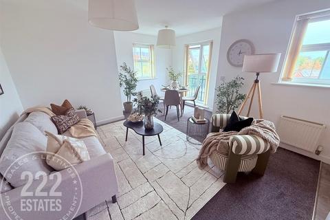 2 bedroom apartment for sale, Holywell Drive, Warrington