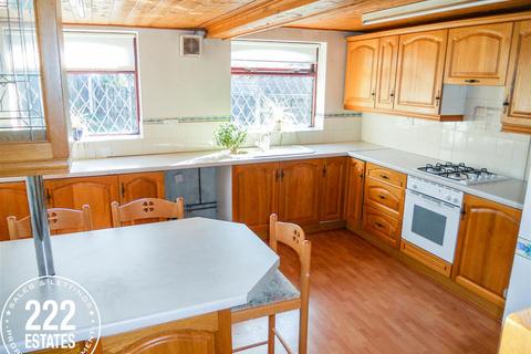 3 bedroom semi-detached house to rent, Neville Avenue, Orford