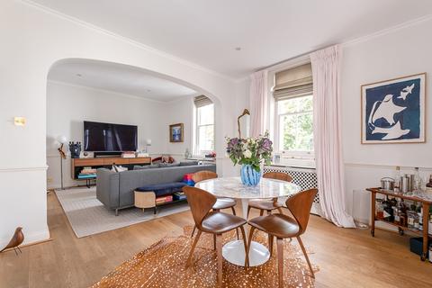 3 bedroom mews to rent, Cornwall Gardens Walk London SW7