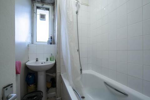 undefined, Union Grove, London, SW8 2RS