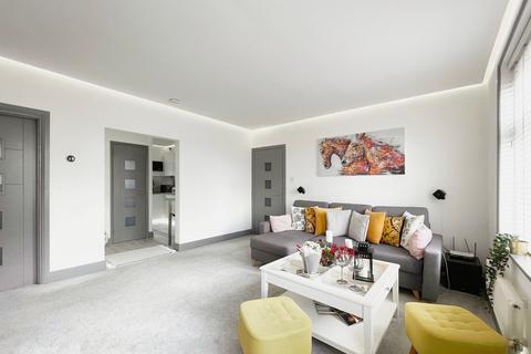 2 bedroom flat for sale, Cressingham Road, Edgware, HA8