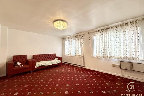 3 bedroom apartment to rent, Coleridge Crescent, SLOUGH SL3