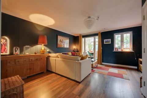 4 bedroom semi-detached house for sale, Sycamore Drive, Burgess Hill, RH15