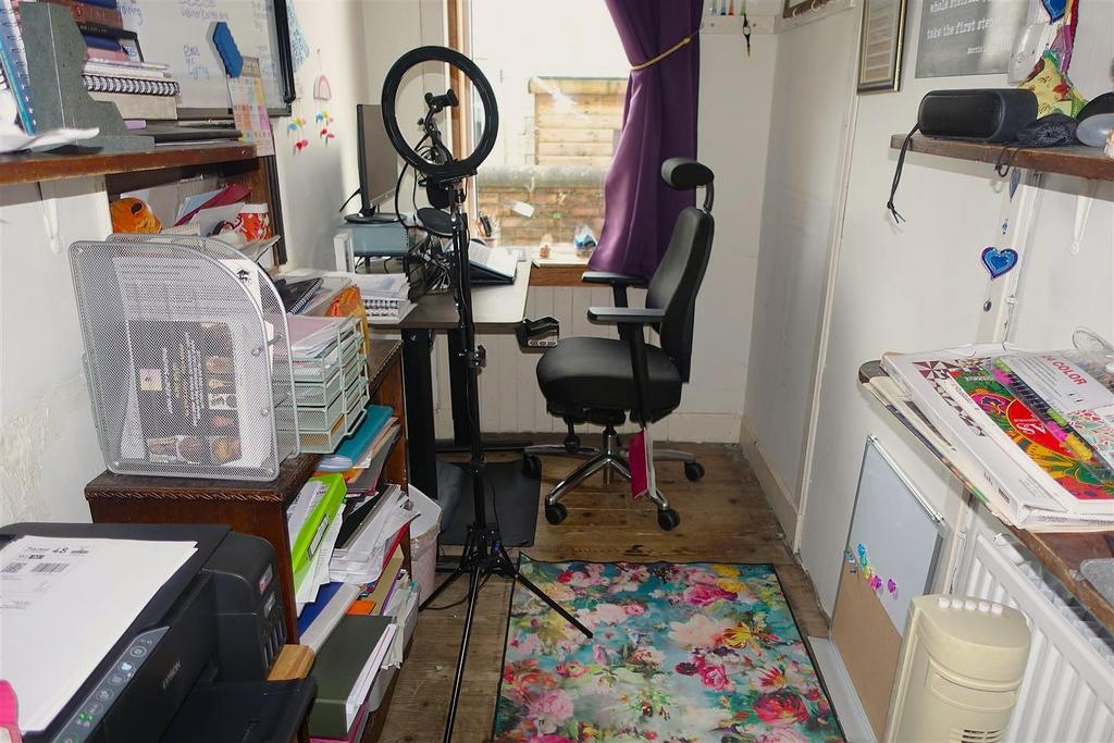 OFFICE.jpg