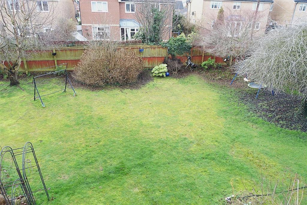 REAR GARDEN.jpg