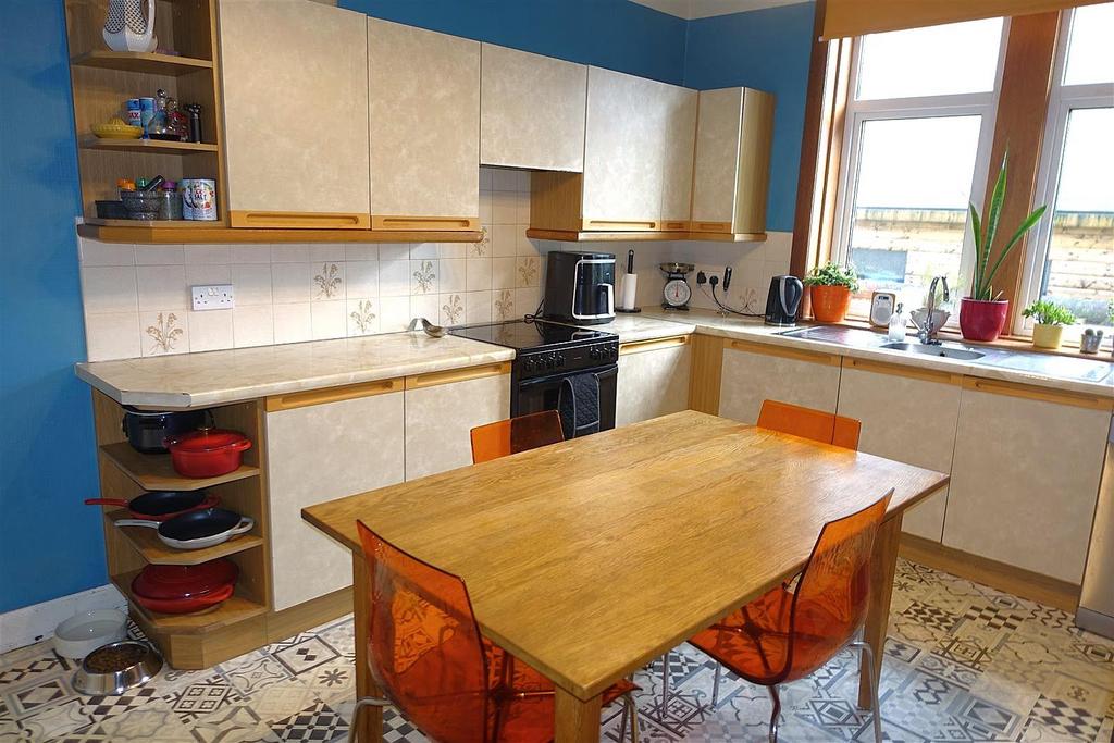 DINING KITCHEN X 2.jpg