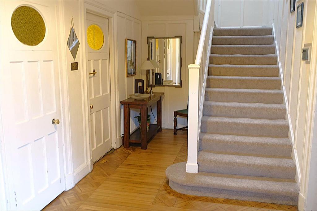 HALLWAY.jpg
