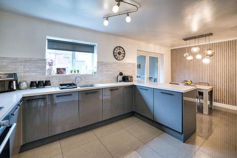 3 bedroom semi-detached house for sale, Titian Avenue, Whiteleas