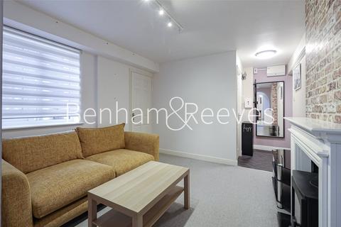 undefined, Transom Close, London, SE16