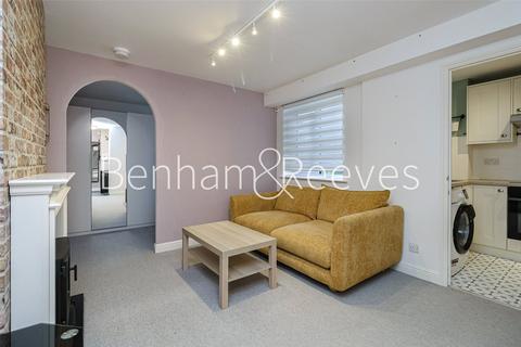 undefined, Transom Close, London, SE16