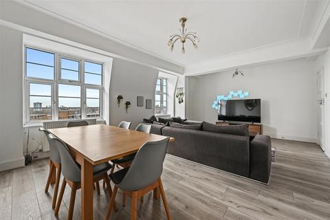 2 bedroom apartment for sale, College Crescent, London