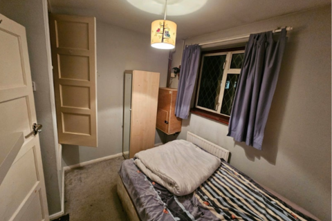 1 bedroom in a house share to rent, Trevor Close, Northolt UB5