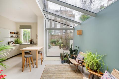 3 bedroom flat for sale, Clifton Gardens, Little Venice W9