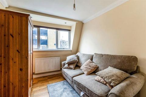 3 bedroom flat to rent, Hendre Road, London SE1