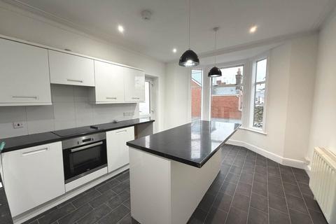 3 bedroom flat to rent, Exeter Road, Exmouth EX8