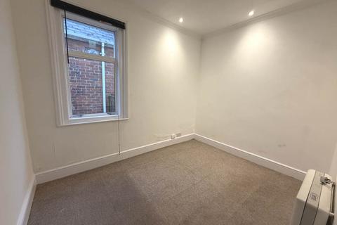 3 bedroom flat to rent, Exeter Road, Exmouth EX8