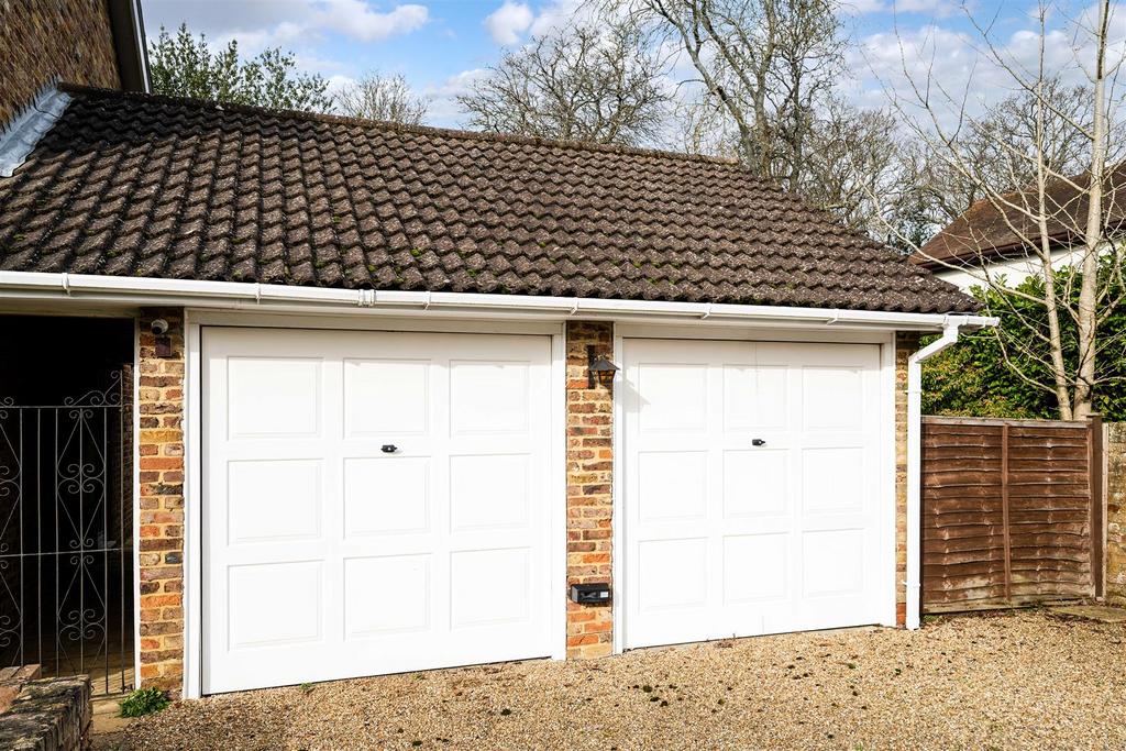 MILLSTEAD CLOSE, 11 (5).jpg
