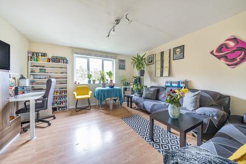 2 bedroom flat to rent, Myers Lane, New Cross, London, SE14