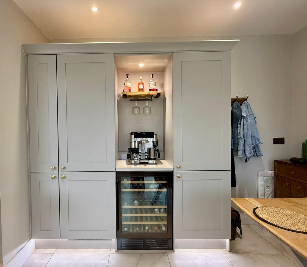 Kitchen / Dining Area