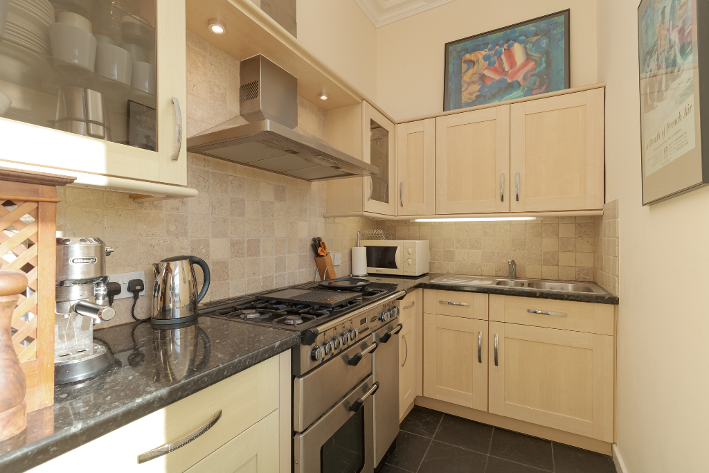 Kitchen - 1/3 Clarendon Crescent