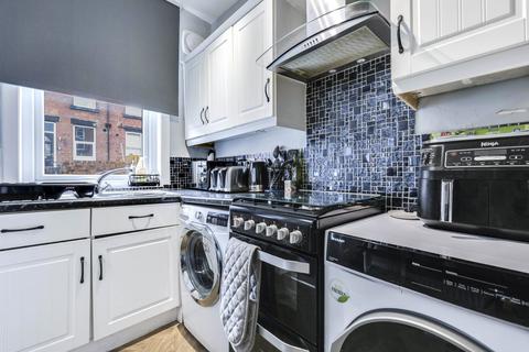 2 bedroom end of terrace house for sale, Woodville Crescent, Horsforth, Leeds, West Yorkshire, LS18