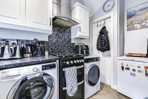 2 bedroom end of terrace house for sale, Woodville Crescent, Horsforth, Leeds, West Yorkshire, LS18