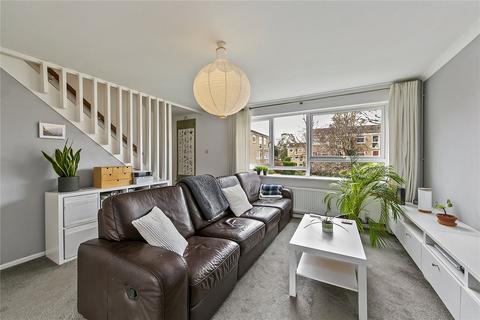 2 bedroom maisonette for sale, Harrowdene Gardens, Teddington