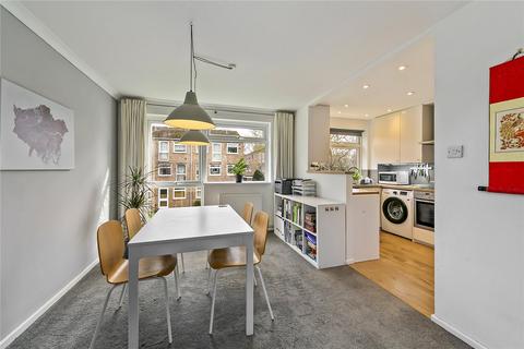 2 bedroom maisonette for sale, Harrowdene Gardens, Teddington