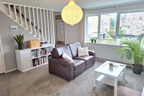 2 bedroom maisonette for sale, Harrowdene Gardens, Teddington