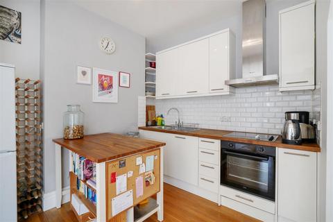 2 bedroom maisonette for sale, Hartington Road, London