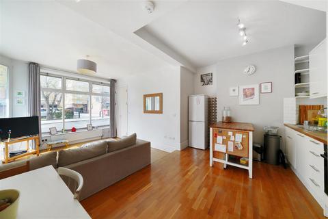 2 bedroom maisonette for sale, Hartington Road, London