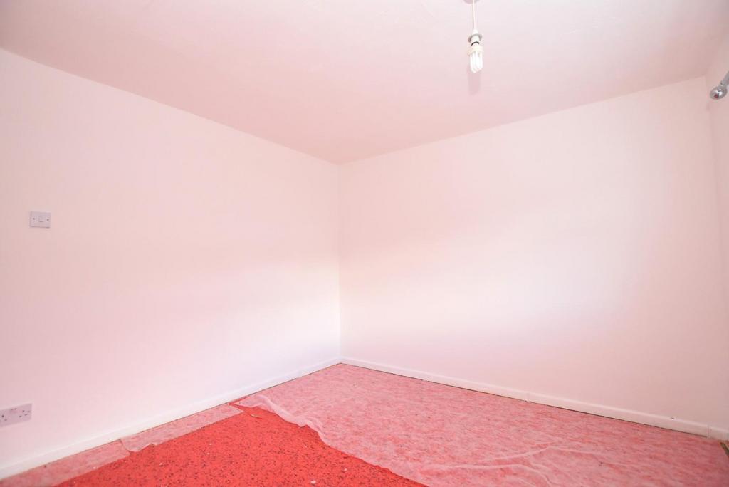 Bedroom 1 2.JPG