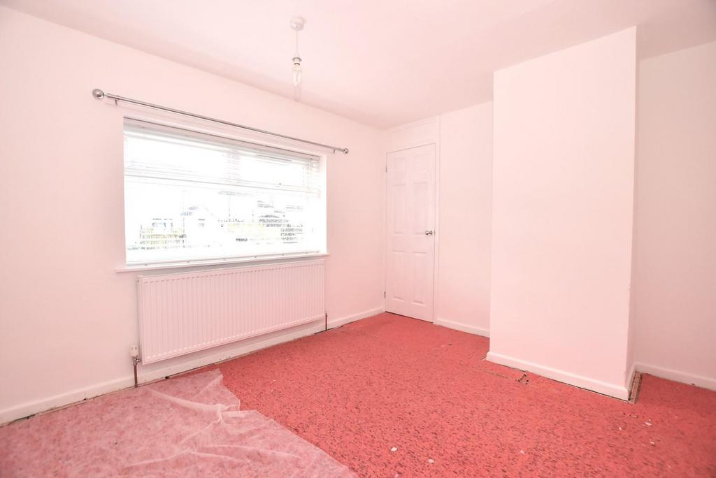 Bedroom 1 3.JPG