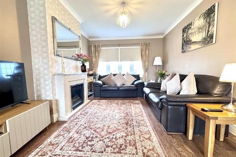 2 bedroom semi-detached bungalow for sale, Luddesdon Road, Erith DA8