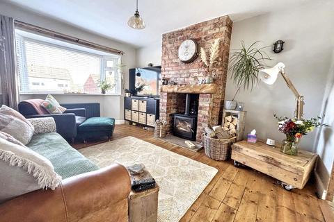 3 bedroom semi-detached house for sale, Cromwell Court, Blaydon-on-Tyne, Blaydon, Tyne and Wear, NE21 4LH