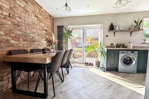 3 bedroom semi-detached house for sale, Cromwell Court, Blaydon-on-Tyne, Blaydon, Tyne and Wear, NE21 4LH