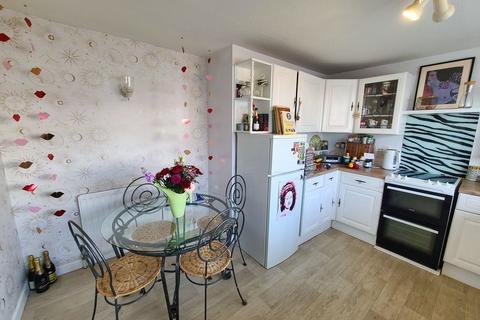 2 bedroom semi-detached house for sale, Waterhouse Way, Regents Park, SO15