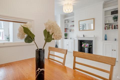 2 bedroom flat for sale, Marney Road, London, SW11