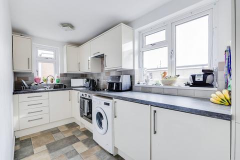 2 bedroom flat for sale, 4 The Gables The Southra, Dinas Powys, The Vale Of Glamorgan. CF64 4DN
