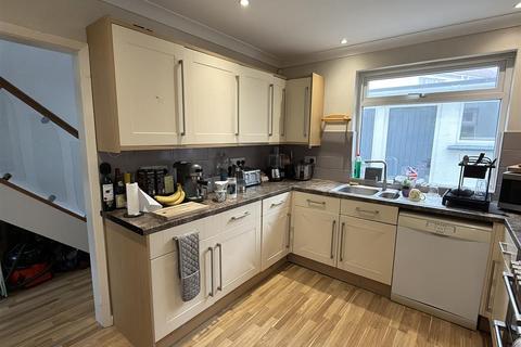 3 bedroom semi-detached house to rent, Luckington Road, Bristol