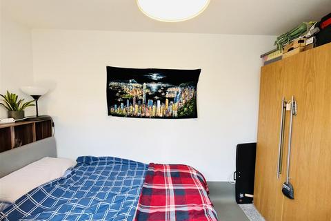 4 bedroom detached house to rent, Luckington Road, Bristol, BS7
